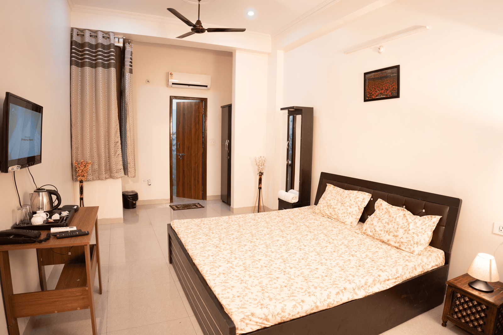 Near Ambedkar Park | Kitchen + Free Breakfast