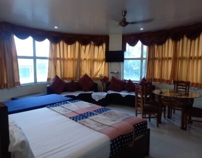 Deluxe Rooms ( 3bed)